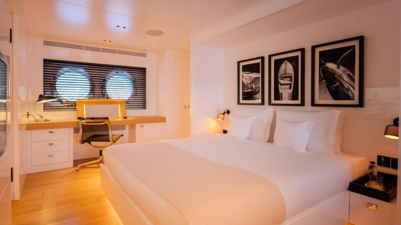 Carmen_Cabin Master1