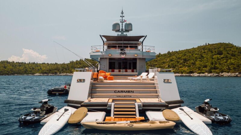 Carmen_Exterior_Beach Club with Transformer Platform2
