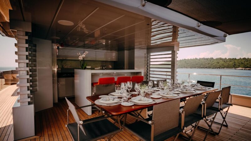 Carmen_Exterior_Upper Deck Alfresco Dining & American Bar with BBQ