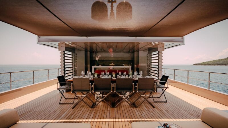 Carmen_Exterior_Upper Deck_Elegant Sky lounge & Alfresco dining