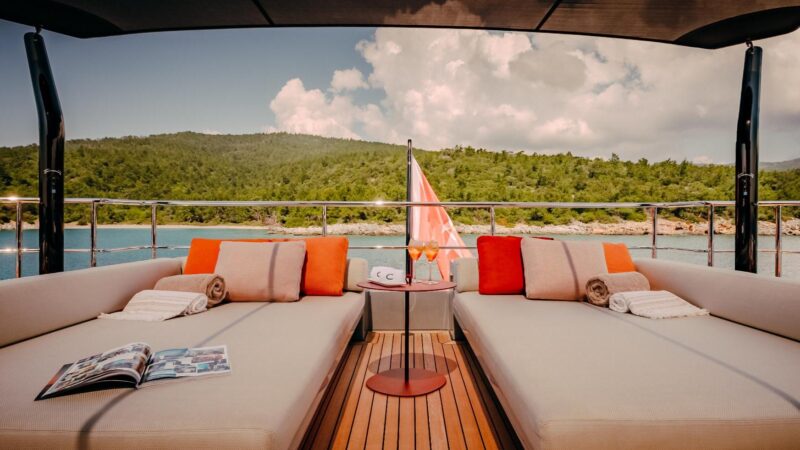 Carmen_Exterior_Upper Deck_Sky lounge6